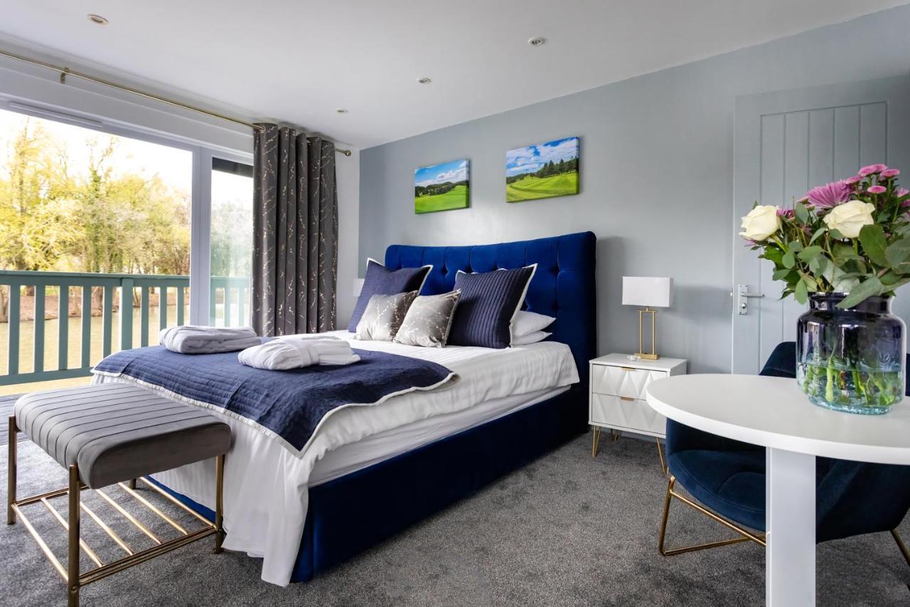 The Vale Golf & Country Club Villa Bishampton Bagian luar foto