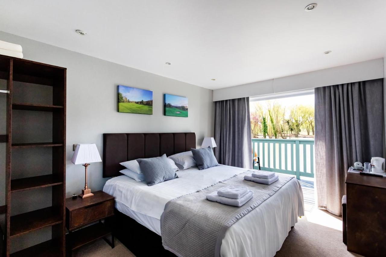 The Vale Golf & Country Club Villa Bishampton Bagian luar foto