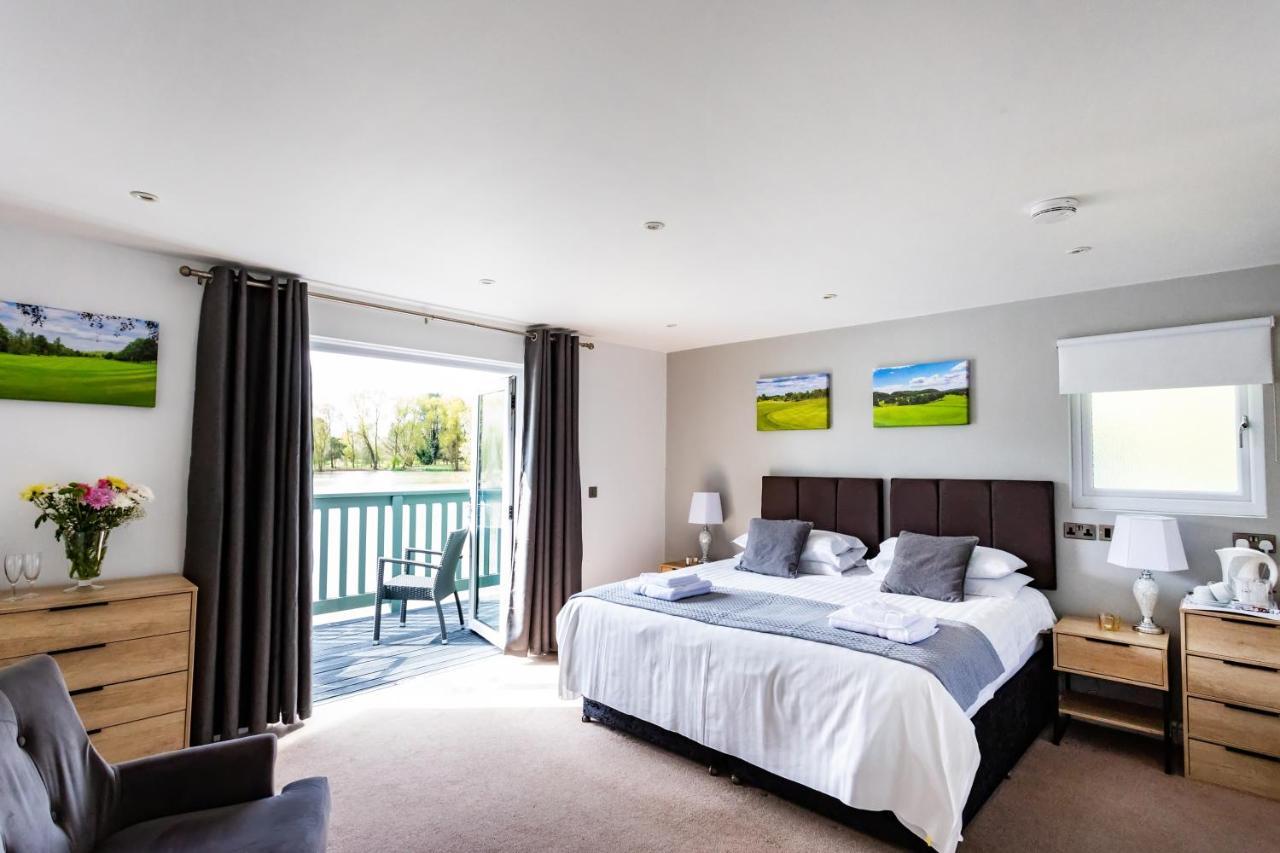 The Vale Golf & Country Club Villa Bishampton Bagian luar foto