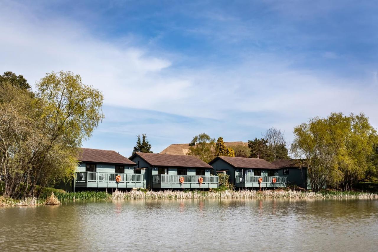 The Vale Golf & Country Club Villa Bishampton Bagian luar foto