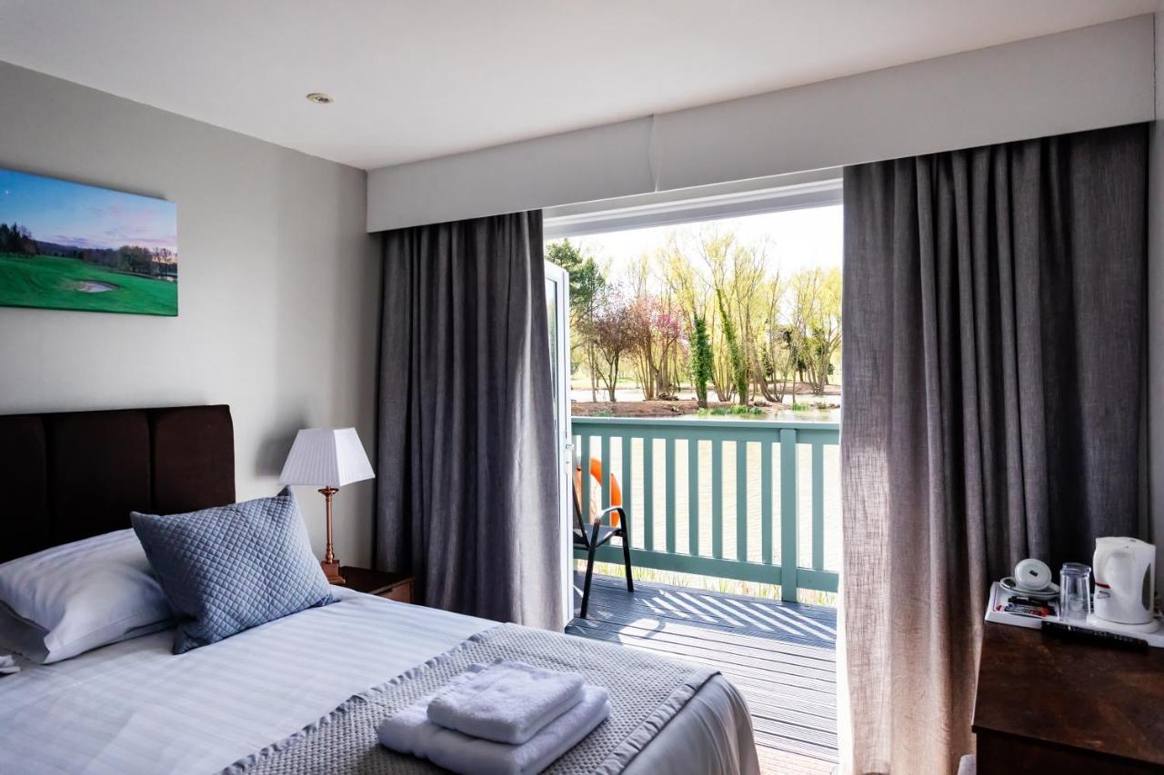 The Vale Golf & Country Club Villa Bishampton Bagian luar foto