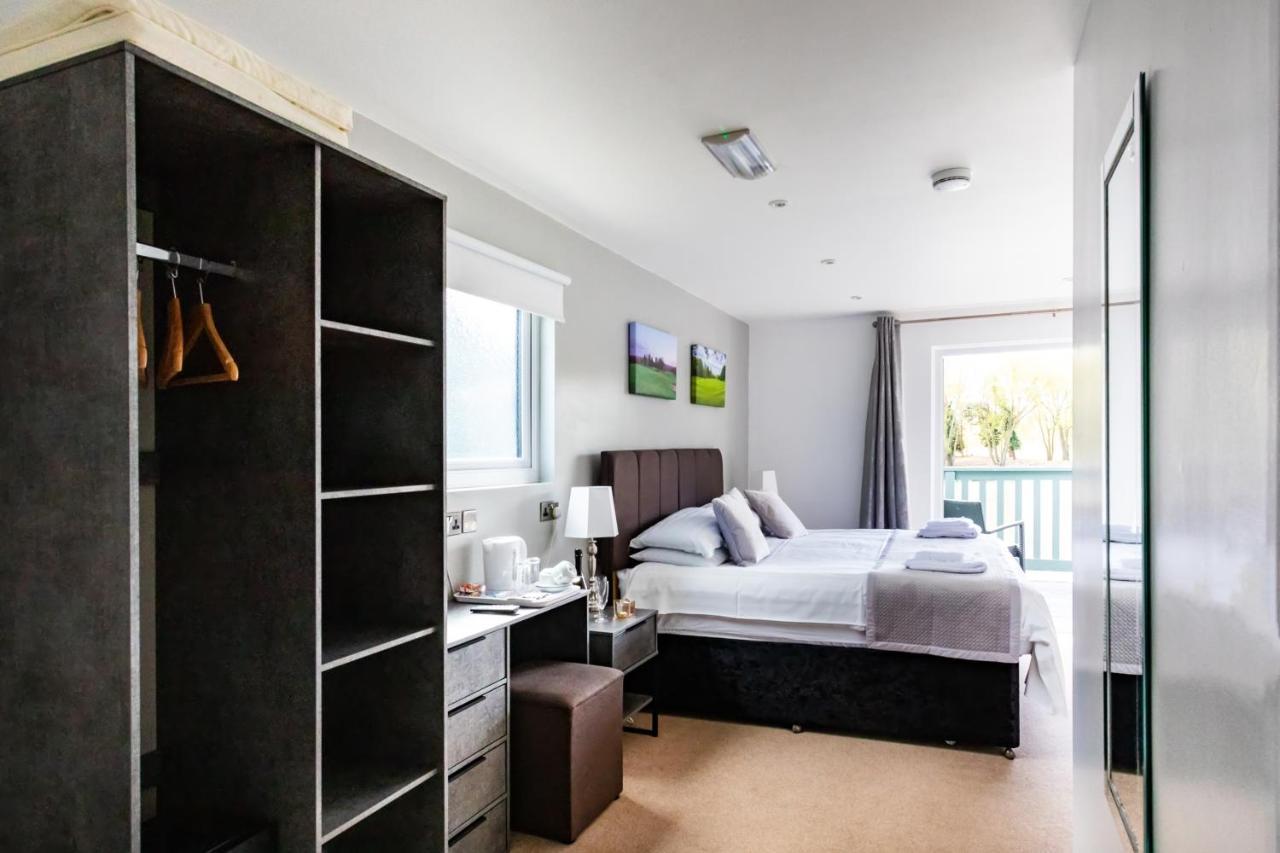 The Vale Golf & Country Club Villa Bishampton Bagian luar foto