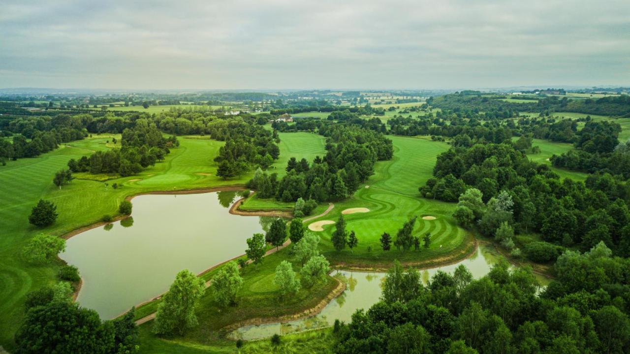 The Vale Golf & Country Club Villa Bishampton Bagian luar foto