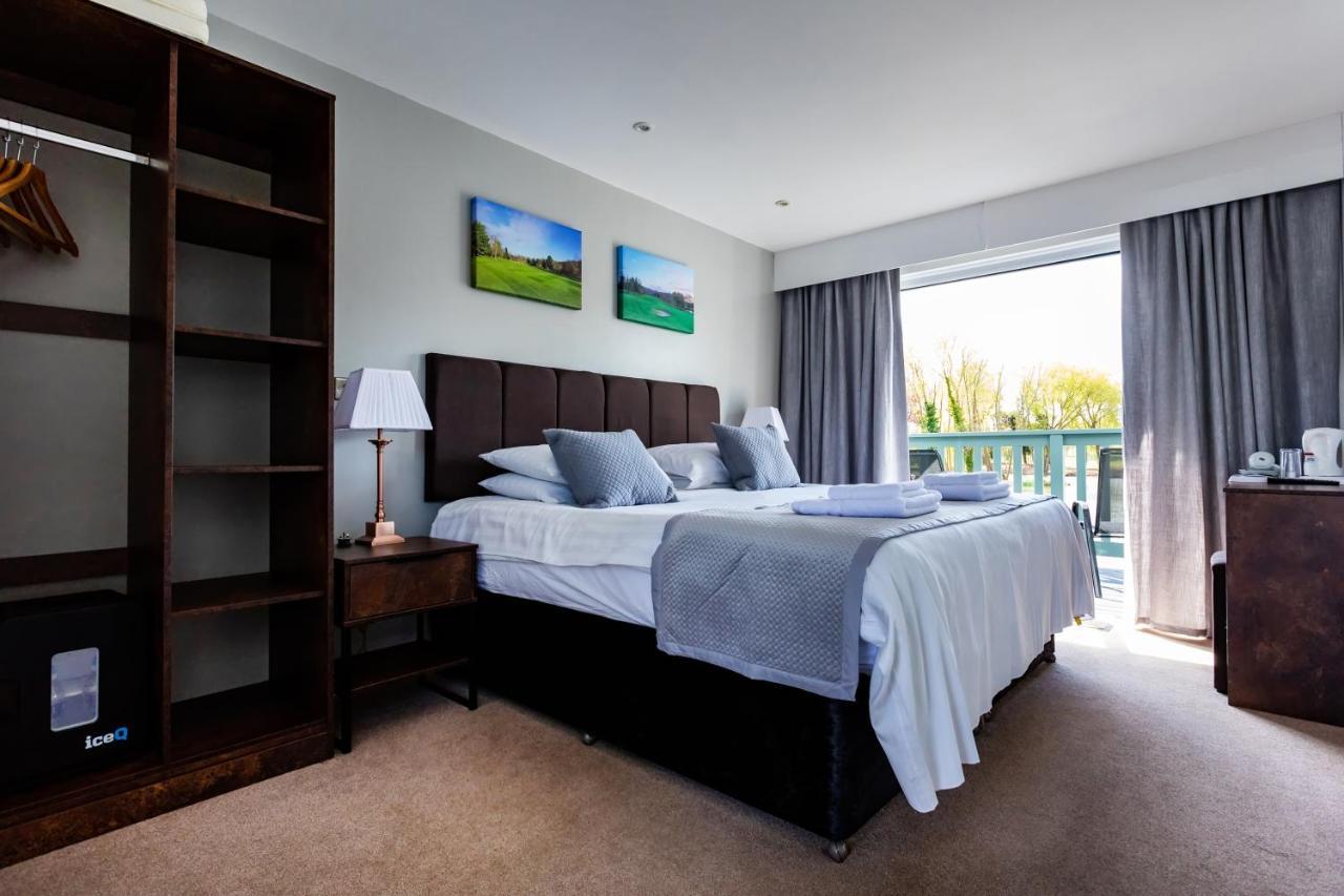 The Vale Golf & Country Club Villa Bishampton Bagian luar foto