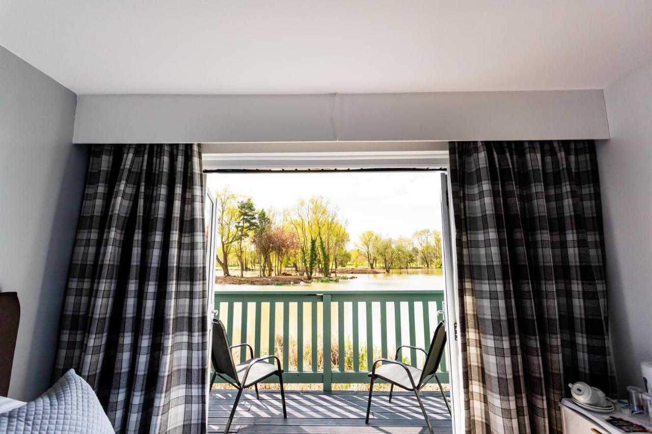 The Vale Golf & Country Club Villa Bishampton Bagian luar foto