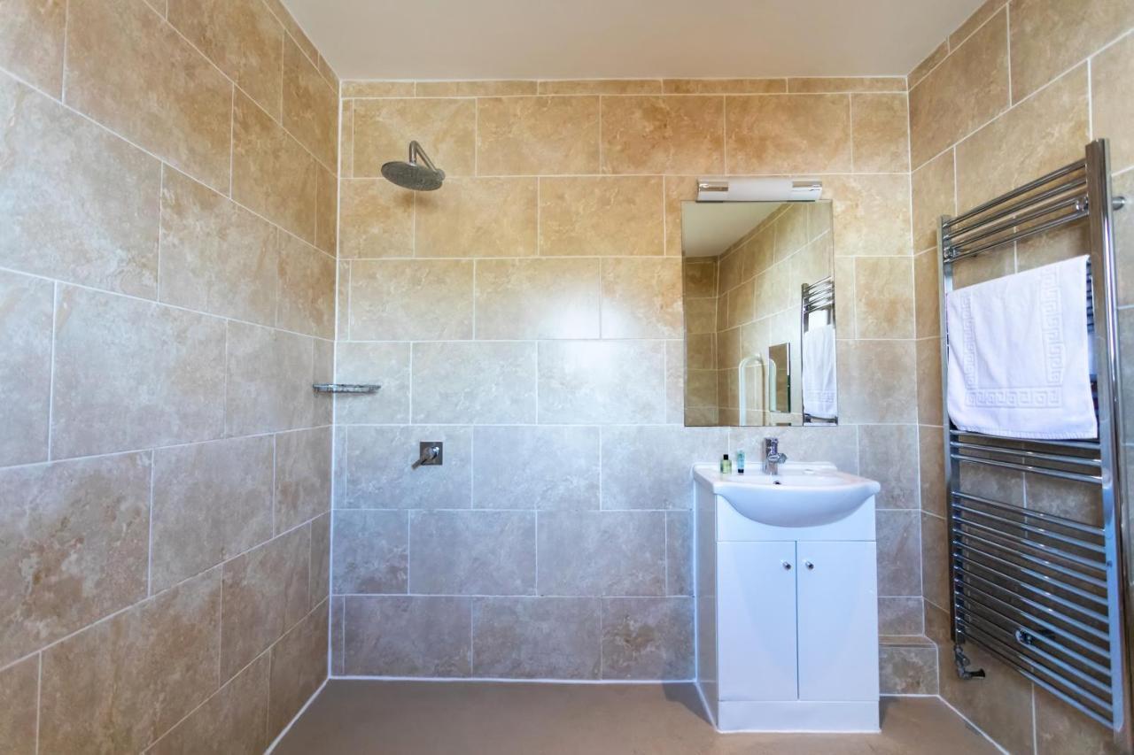 The Vale Golf & Country Club Villa Bishampton Bagian luar foto