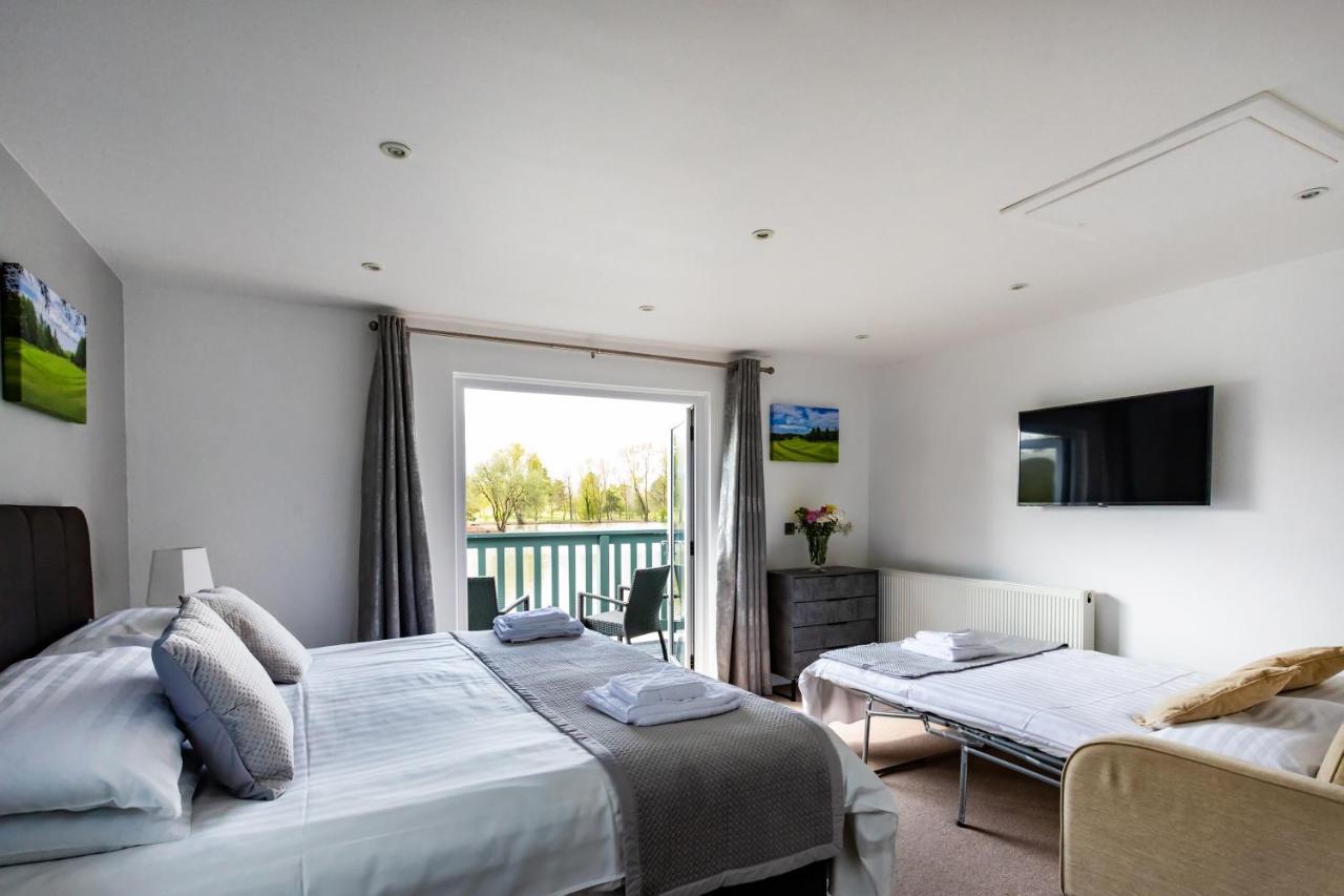 The Vale Golf & Country Club Villa Bishampton Bagian luar foto