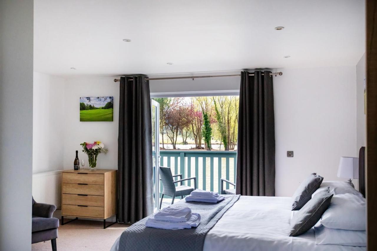 The Vale Golf & Country Club Villa Bishampton Bagian luar foto