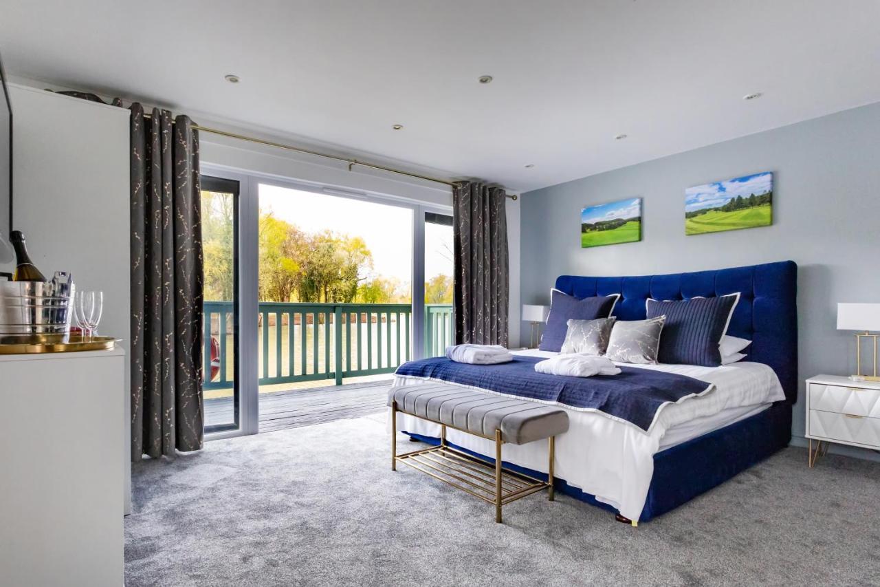 The Vale Golf & Country Club Villa Bishampton Bagian luar foto