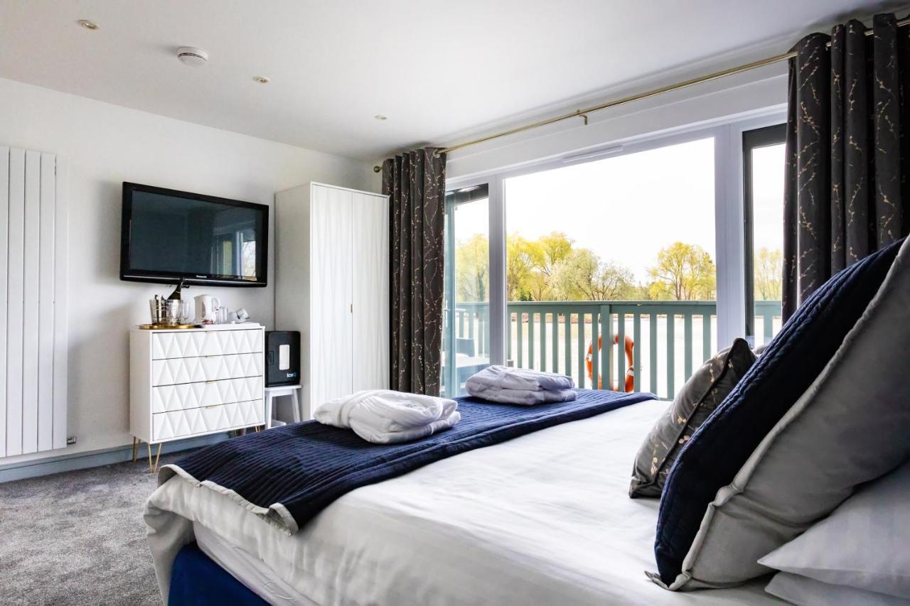 The Vale Golf & Country Club Villa Bishampton Bagian luar foto