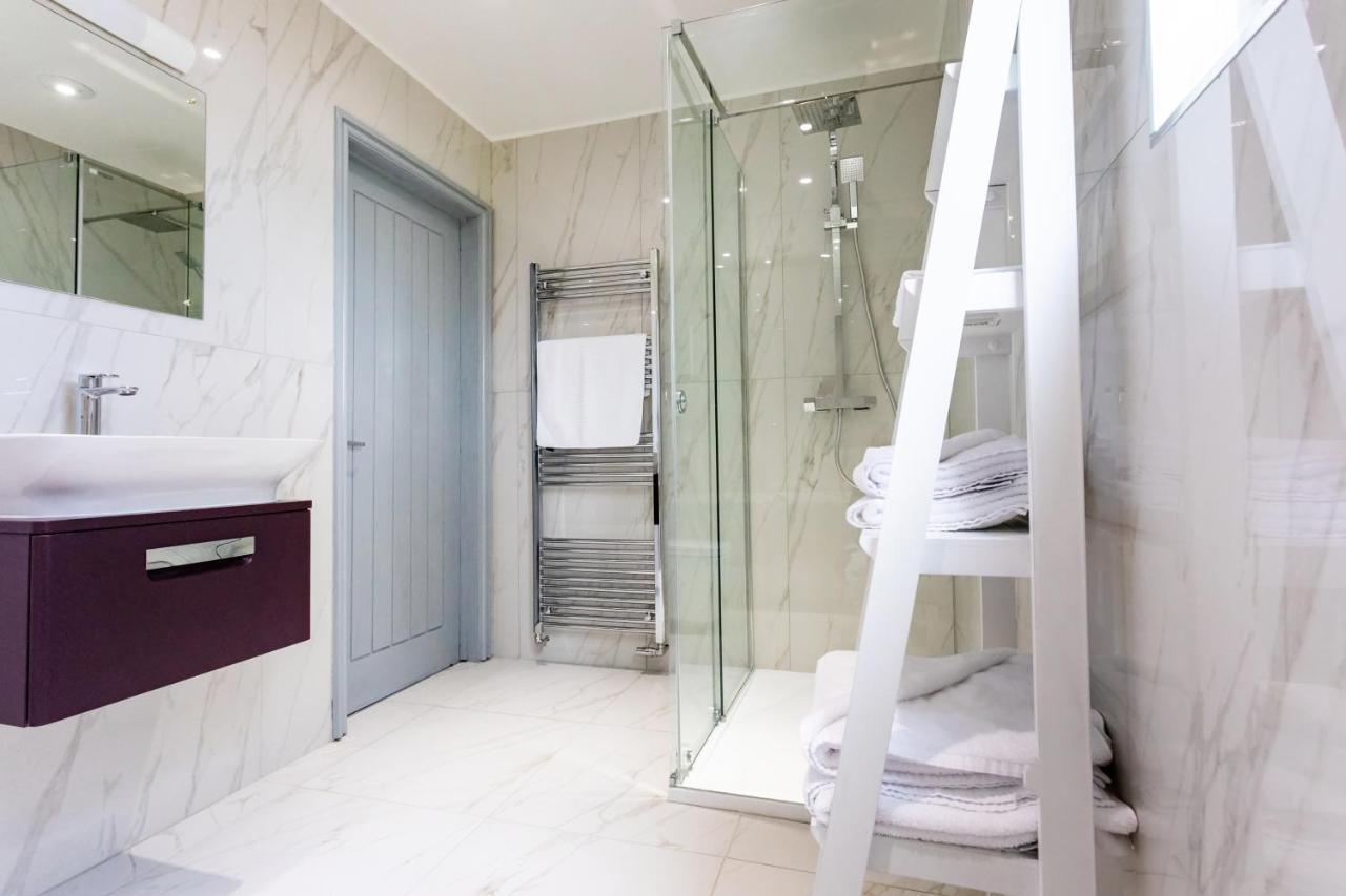 The Vale Golf & Country Club Villa Bishampton Bagian luar foto